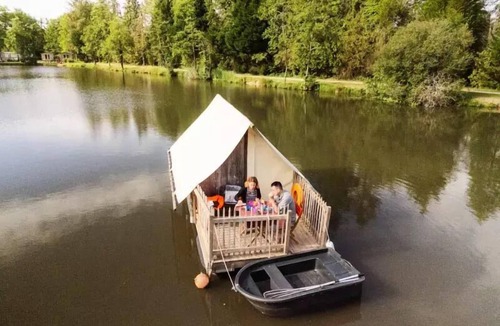 Nouan-le-Fuzelier Cabin | Unusual 2-person float