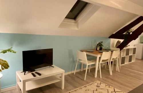 Nevers Apartment | Up there!