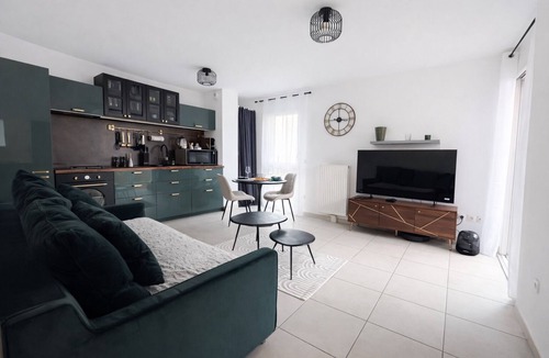 Merignac Apartment | Upscale apartment with parking - Near airport & Bordeaux