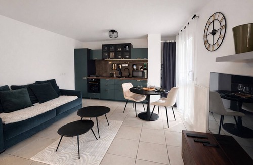Merignac Apartment | Upscale apartment with parking - Near airport & Bordeaux