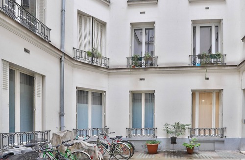 Quartier de la Monnaie Apartment | Urban Flat 140 - Beautiful Flat near Saint-Germain des Pres