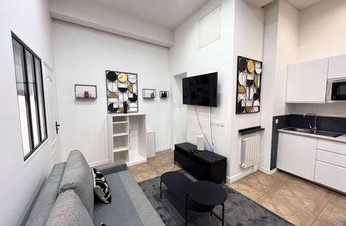 10th Arrondissement Apartment | Urban Flat 66 - Pretty 3 bedroom in Paris
