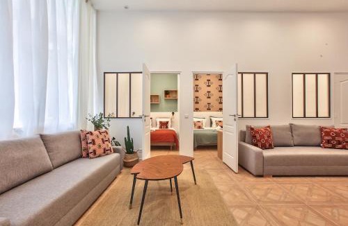 10th Arrondissement Apartment | UrbanFlat 66 - Cocon Secret au Coeur du Paris Branche