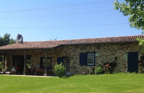 Urrugne House | Urrugne ⎜Beautifully renovated sheepfold facing La Rhune · 4 bedrooms, 8pax