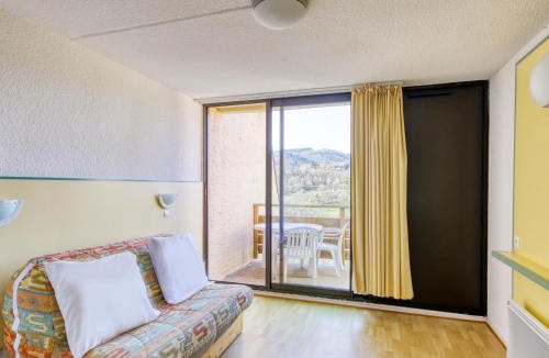 Miremont Apartment | Vacancéole - Le Domaine de Confolant