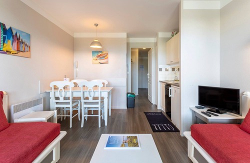Guilvinec Apartment | Vacation Apartment "L'Eclose Cap Marine" with Sea View, Shared Heated Pool and Wi-Fi