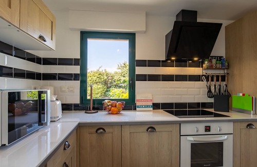 Guimaec House | Vacation home Ty Man by Interhome