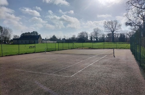 Tredion Villa | Vacation home with spa and tennis court on the Château estate