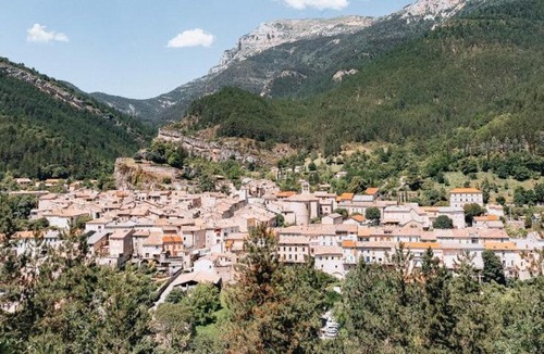 Chatillon-en-Diois Hotel | Valterra Lodges à Châtillon-en-Diois