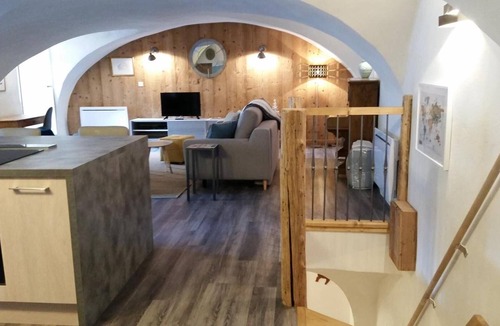 Briancon Apartment | Vaulted two-bedroom apartment with sunny terrace