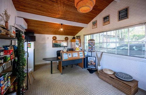 Belus House | VENEZIA Mobile Home: 4 Rooms, Sleeps 6, Air-Conditioned + TV