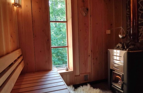 Egliseneuve-d'Entraigues Cottage | Very comfortable gîte, quiet, Sancy near Super Besse