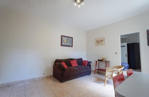 Quartier de la Salpetriere Apartment | Very calm apt with YARD in PLACE D'ITALIE
