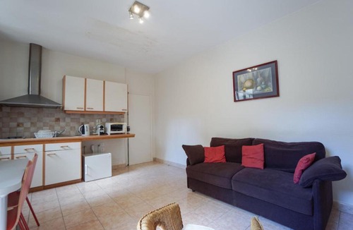 Quartier de la Salpetriere Apartment | Very calm apt with YARD in PLACE D'ITALIE