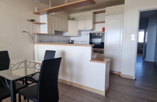 Concarneau Apartment | Very nice Apartment with Balcony sea view and parking in the center of Concarneau