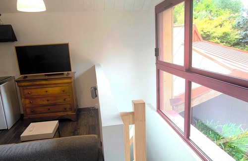 Pluneret Apartment | Very pleasant, quiet, bright, spacious studio set in a lovely wooded garden