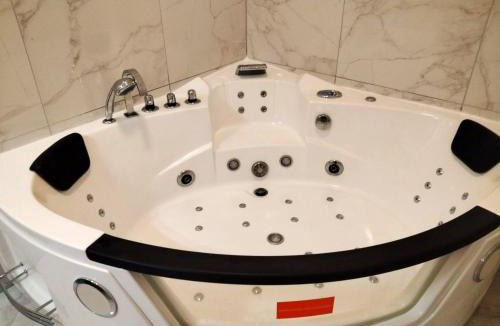 Vierzon Apartment | Vierzon Centre - joli T2- balnéo- wifi