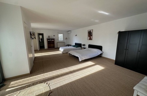 Saint-Martin-de-Londres House | VIEWS-FREE FAMILY HOME ON 4800m2