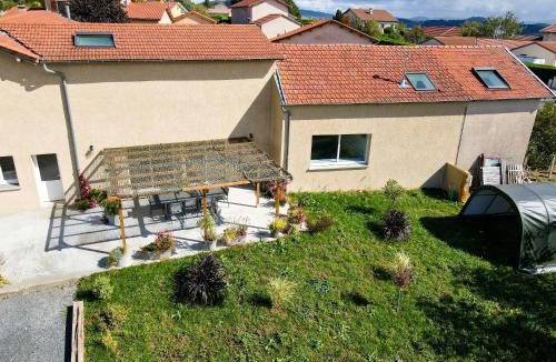 Panissieres Villa | Villa élégante à Panissières avec piscine privée