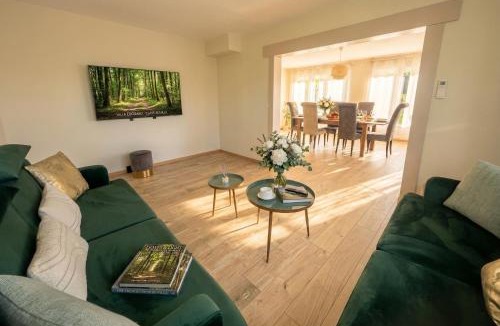 Claye-Souilly Villa | Villa 10-14 guests - 180m2 - private forest - CDG 7min - Disney 20min
