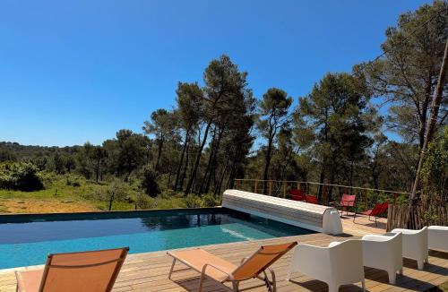 Saint-Clement-de-Riviere House | Villa 13 personnes - 1 hectare de parc naturel - piscine