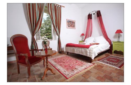 Vals-les-Bains Bed & Breakfast | Villa Aimée Luxury Apartments with Heated Pool