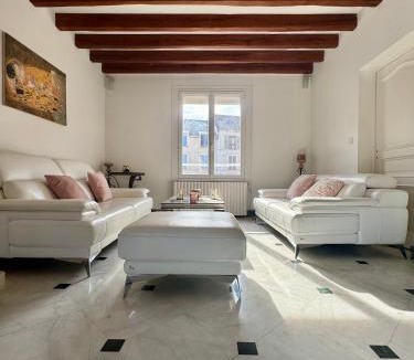 Melun Villa | Villa avec piscine chauffée privée