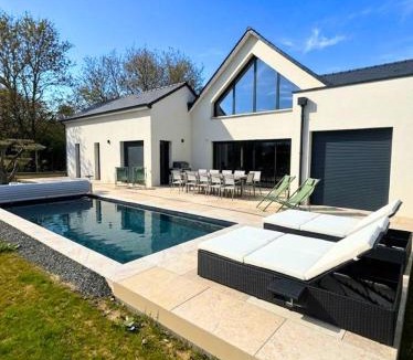 Plouezec Villa | Villa avec piscine proche mer pour 12 personnes - Bretagne