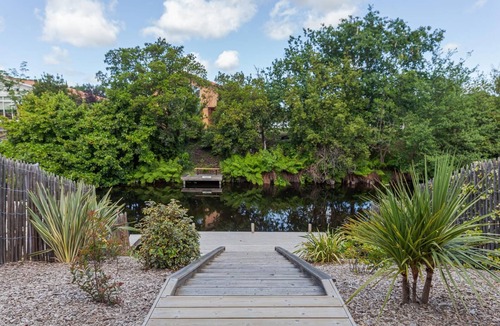 Cazaux House | Villa Cazora – Terrace & Canal View in Cazaux