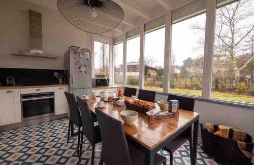 Salles House | Villa charmante pour 9 avec piscine chauffee