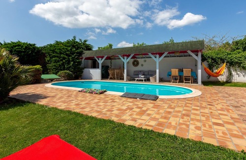 Saint-Doulchard House | Villa Cosmique - Maison avec piscine et jacuzzi