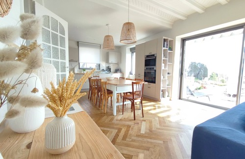 Plobannalec-Lesconil House | Villa Cotton – 180° Sea View, Private Jacuzzi, 6 Bedrooms, Dogs Welcome