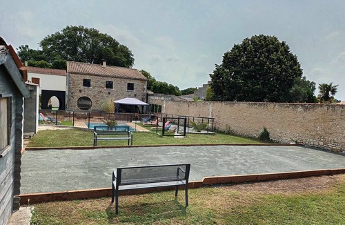 Saint-Coutant-le-Grand Villa | Villa de Charme Spacieuse, Avec sa Piscine Chauffée et son Jacuzzi