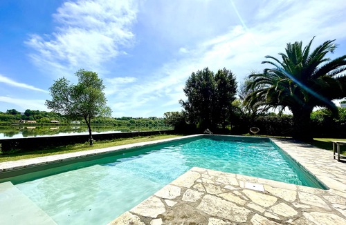 Saint-Laurent-de-Gosse Villa | Villa de Caractère Dans un Cadre Unique au Bord de Leau