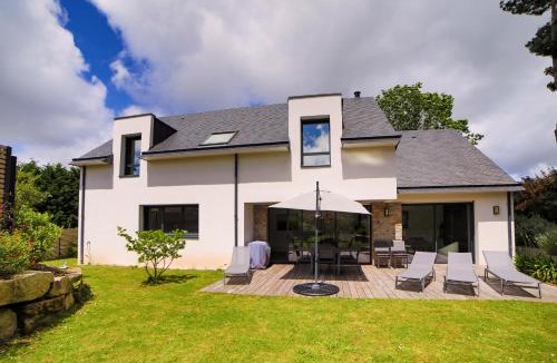 Baden Villa | Villa du Golf Baden 4 chambres 8 personnes Golfe du Morbihan Terrasse & BBQ