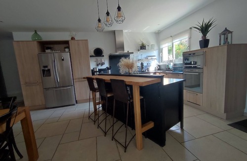 Millau Villa | Villa for 8 people, heated pool. 4-star bed and breakfast for 6 people.