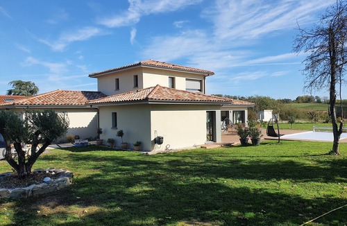 Fleurieux-sur-l'Arbresle Villa | Villa Contemporaine Avec Piscine Chauffée et ses Grands Espaces Verts au Calme