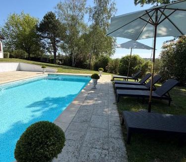 Chantecoq House | Villa Relax avec Piscine Privée à 90 min de Paris