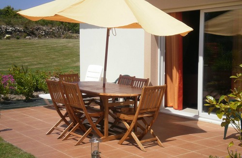 Rebais Villa | Villa 'Gite Bord de Mer Jacuzzi' with Private Terrace and Wi-Fi