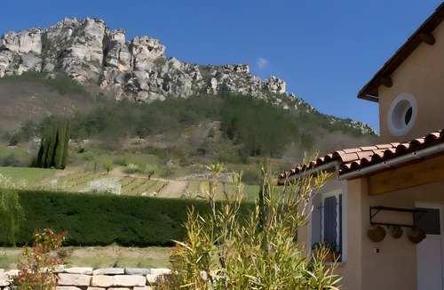 Mostuejouls House | Villa "Gîte Le Calcadis" with Mountain View, Wi-Fi, and Air Conditioning