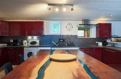 Guern House | Villa "Gite Relax a la Campagne" with Private Terrace & Wi-Fi