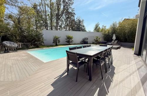 Pierre-Levee Villa | Villa haut de gamme avec Piscine, Bar et Cinéma