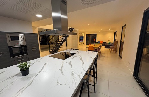 Aulnat Villa | Villa House