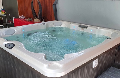 Plouezoch House | Villa indoor pool, hamman, sauna, jacuzzi, gym, billiards, baby
