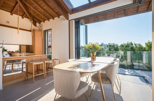 Kokotia Villa | Villa Iris - Vue mer, plage à pied, piscine chauffée et jacuzzi