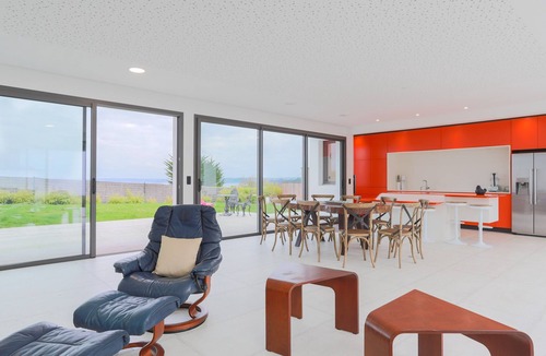 Locquirec Villa | Villa 'Ker Marie' with Sea View, Private Terrace and Wi-Fi