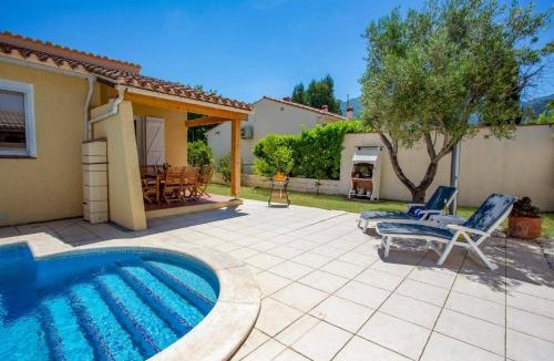 Laroque-des-Alberes Villa | Villa Laroque by Villa Plus