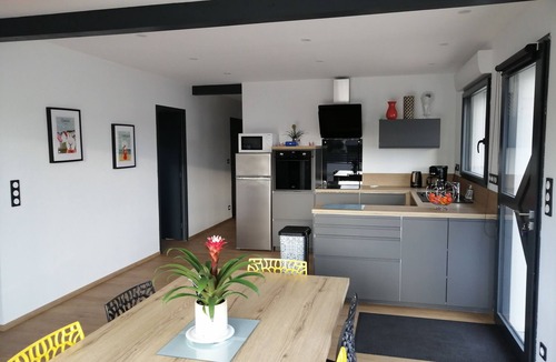 Saint-Germain-sur-Ay Villa | Villa Le Bois Flotté 250m from the sea