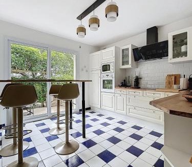 La Trinite-sur-Mer House | Villa Les Bernaches
