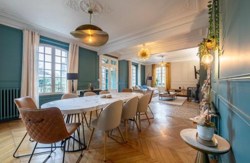 La Ferte-Gaucher Villa | Villa Les Roches - Confort & Relaxation